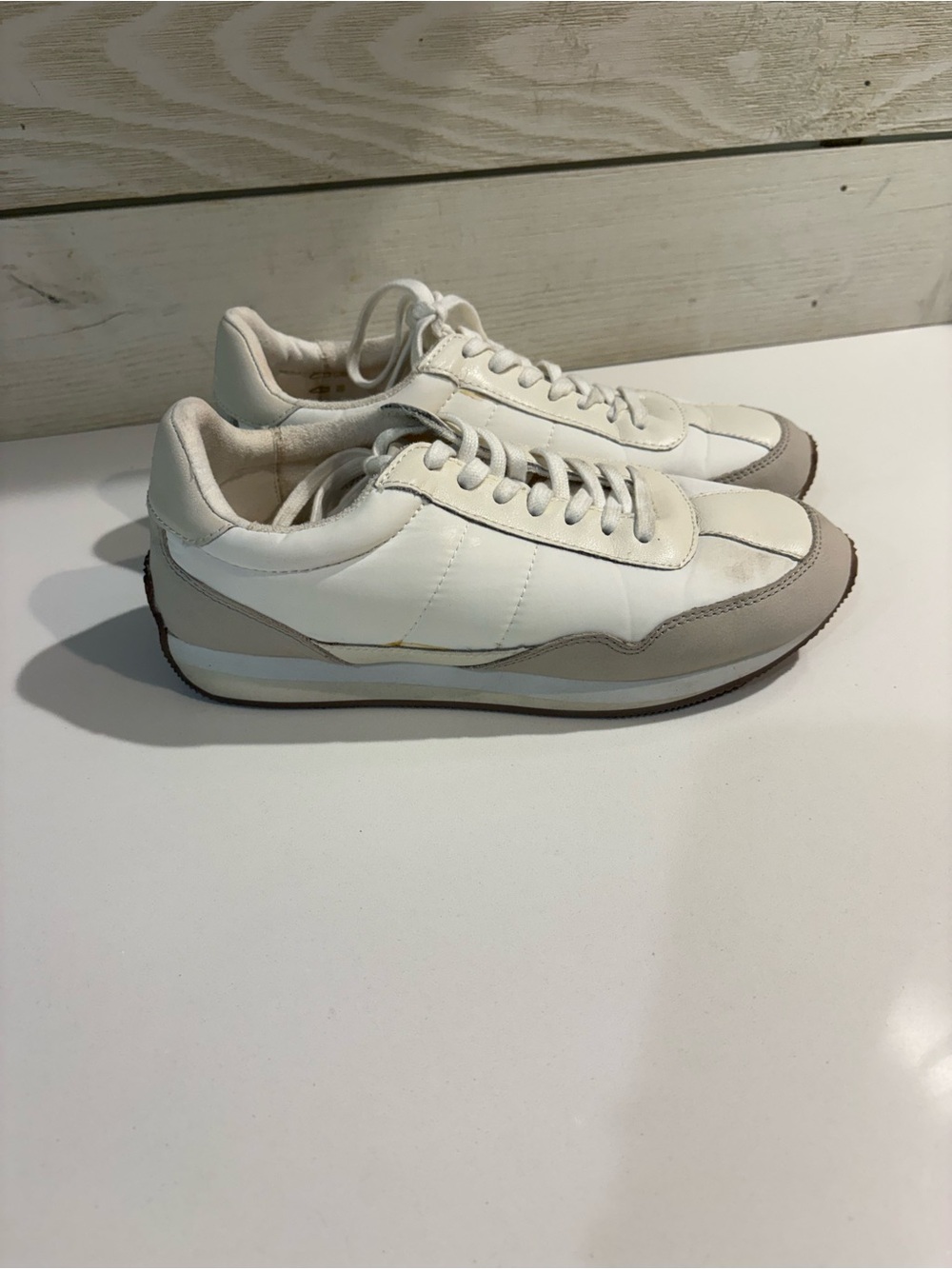 Madewell Women's White and Tan Low-Top Sneaker 8.5